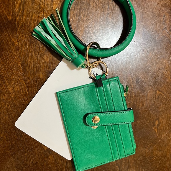 Citi Trends Green Circle Bangle PU Leather Keychain Wallet ID Card Holder - Picture 4 of 6